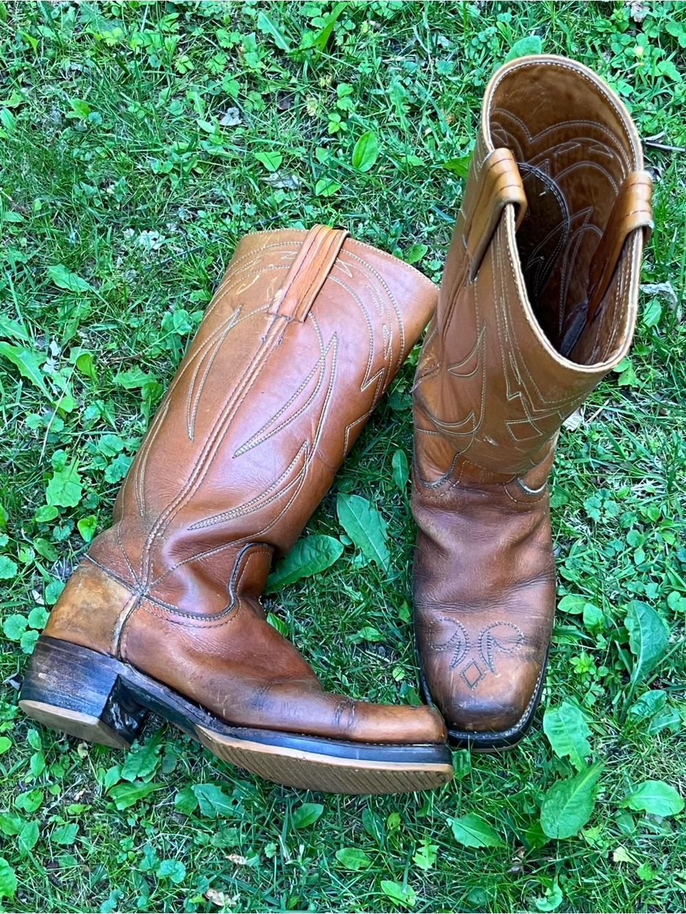 Frye Vintage 60s/70s Women’s Tan Leather Western Heeled Boots